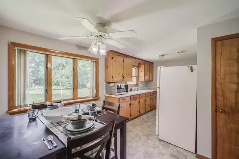 132 Nelson St, Chicopee, MA 01013 photo 2