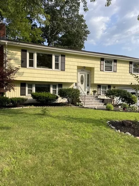 45 Yarmouth Rd, Norwood, MA 02062