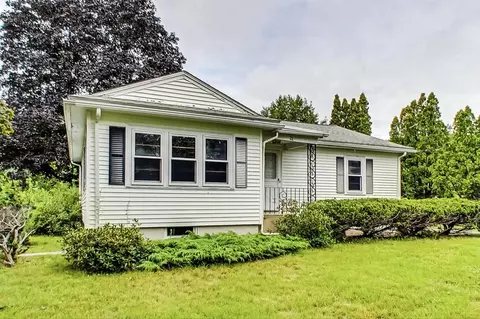 22 Ferry Rd, Salisbury, MA 01952