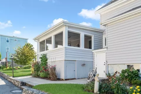 67 California, Fall River, MA 02723 photo 4