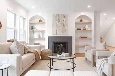 20 Jay St #1, Somerville, MA 02144