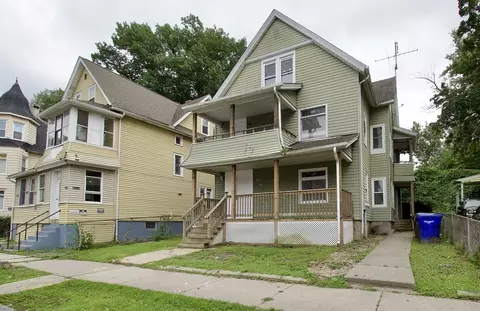 19 Warriner Ave, Springfield, MA 01108 photo 2
