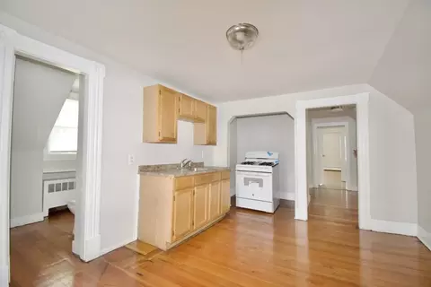 19 Warriner Ave, Springfield, MA 01108 photo 13