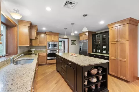 271 Pine St, Marshfield, MA 02050 photo 3