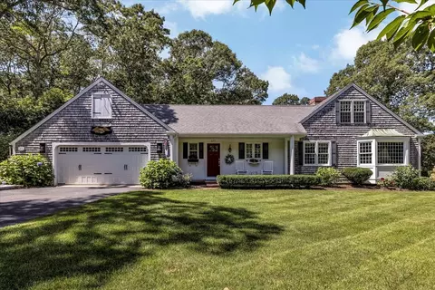 277 Marstons Ln, Barnstable, MA 02630
