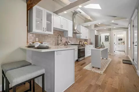 29 Paige St #29, Lowell, MA 01852