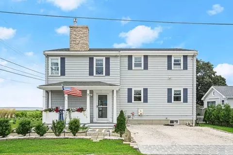 2 2nd St, Westport, MA 02790
