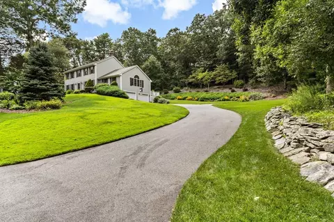 1850 Pine Hill Rd, Dighton, MA 02764