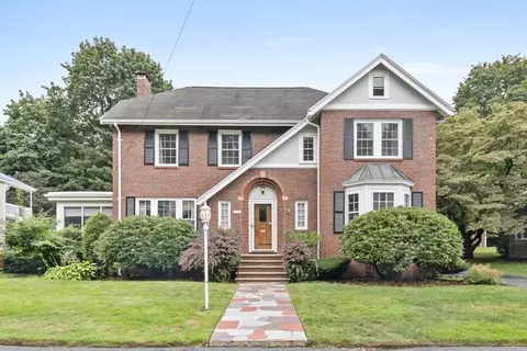 132 Traincroft NW, Medford, MA 02155