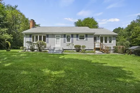 884 Pearl St, Gardner, MA 01440