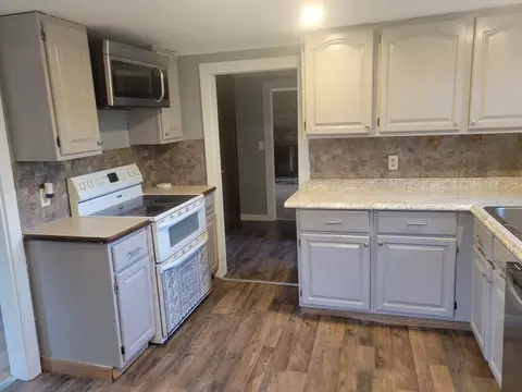 618 Pleasant St, Athol, MA 01331 photo 3