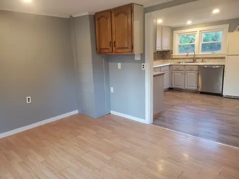 618 Pleasant St, Athol, MA 01331 photo 2