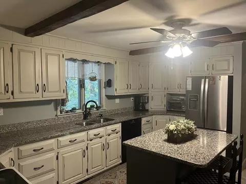95 Glenview, Upton, MA 01568 photo 2