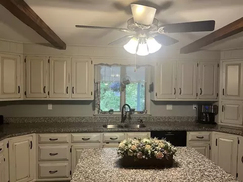 95 Glenview, Upton, MA 01568 photo 3