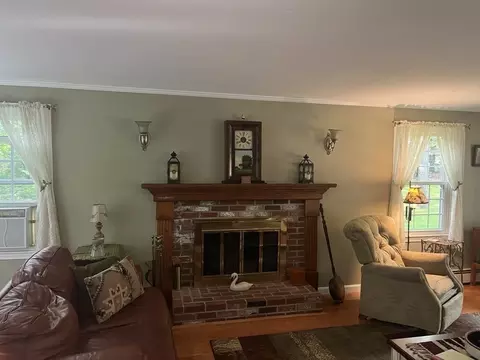 95 Glenview, Upton, MA 01568 photo 8