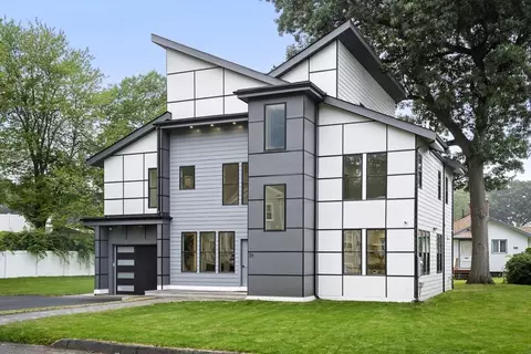 26 Pinewood, Lynnfield, MA 01940