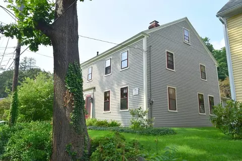 4 Andrews Ln, Amesbury, MA 01913