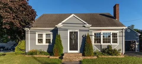3098 Acushnet Ave, New Bedford, MA 02745