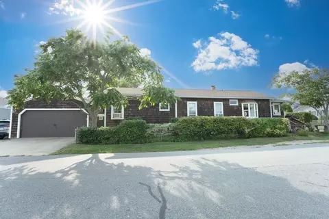 20 Bayview Ave, Swansea, MA 02777