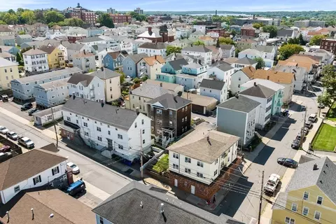 231 County St, Fall River, MA 02723 photo 3