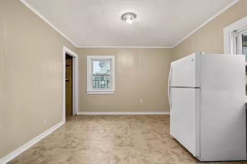 231 County St, Fall River, MA 02723 photo 8