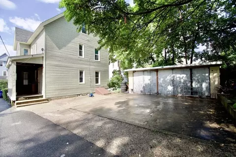 23 Vinton St, Springfield, MA 01104 photo 19