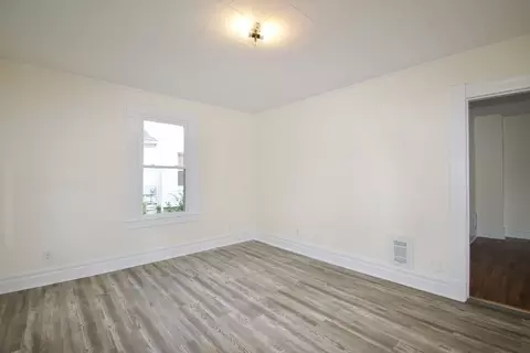 23 Vinton St, Springfield, MA 01104 photo 5