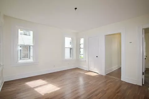 23 Vinton St, Springfield, MA 01104 photo 7