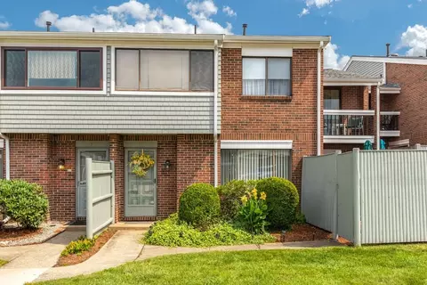 35 Rosewood Dr #35, Stoughton, MA 02072