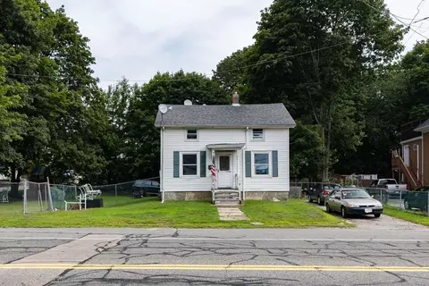 89 North Ave, Attleboro, MA 02703