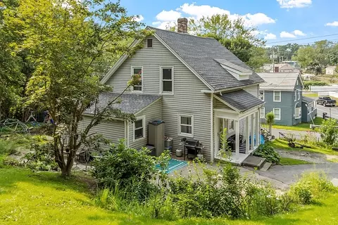 44 Leominster Rd, Shirley, MA 01464