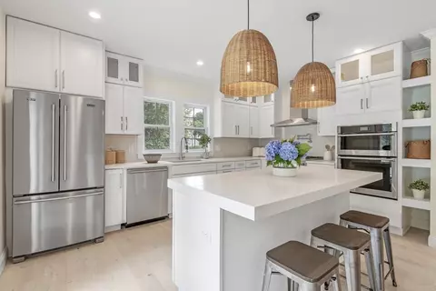 239-241 Humphrey St #B, Marblehead, MA 01945