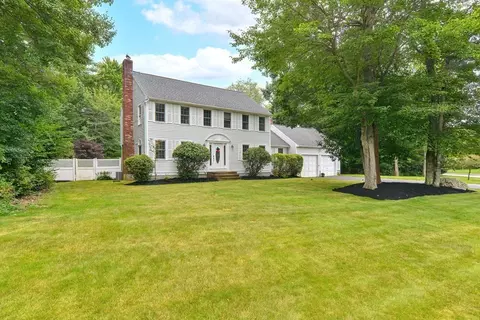 62 Mckinley Dr, Abington, MA 02351