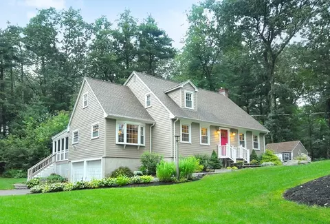 379 Stow Rd, Boxborough, MA 01719