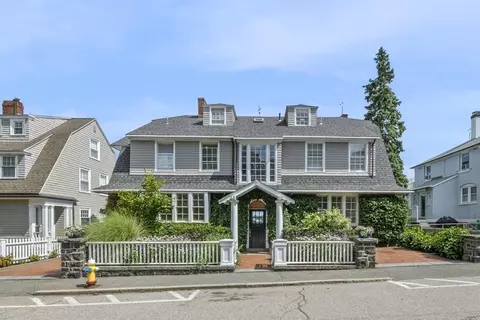 12 Gregory St, Marblehead, MA 01945 photo 2