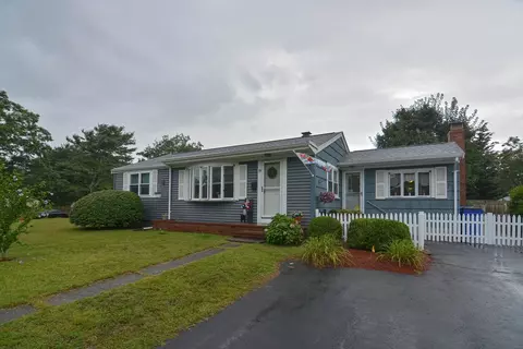 19 Alden Ave, Bourne, MA 02532
