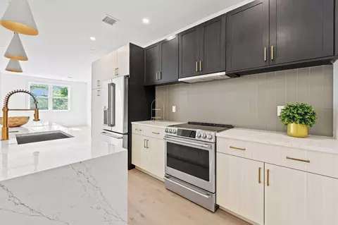 5245 Washington St #1, Boston, MA 02132