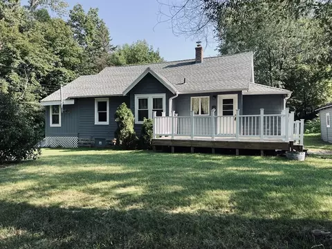 38 Larchmont St, Springfield, MA 01109