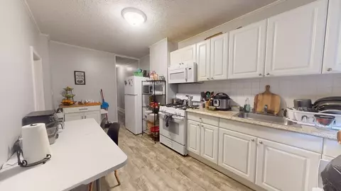 22 Ferry St #A, Everett, MA 02149 photo 2