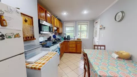 22 Ferry St #B, Everett, MA 02149 photo 4