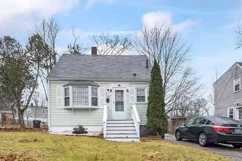 28 Angelo St, Brockton, MA 02301