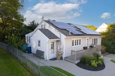15 Rockwood Ln, Lawrence, MA 01843