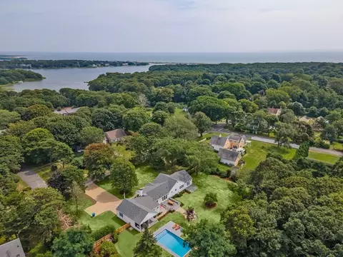 381 Davisville Rd, Falmouth, MA 02536