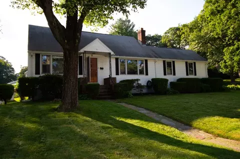 2 Diane Ave, Auburn, MA 01501