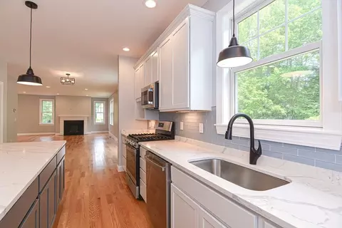 26 Cushing St, Salisbury, MA 01952 photo 12