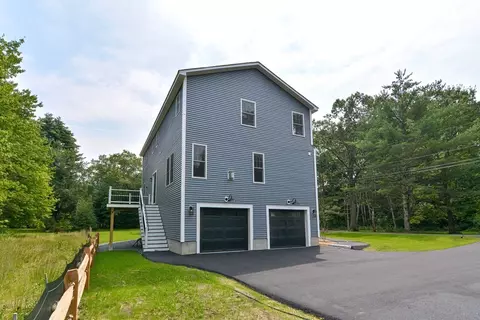 26 Cushing St, Salisbury, MA 01952 photo 3