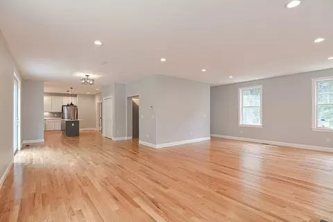 26 Cushing St, Salisbury, MA 01952 photo 9