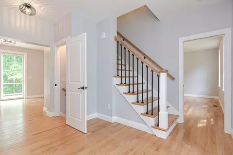 26 Cushing St, Salisbury, MA 01952 photo 6