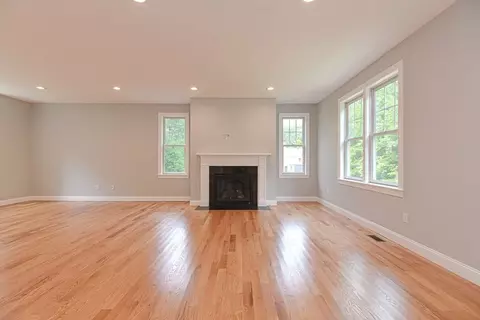 26 Cushing St, Salisbury, MA 01952 photo 8