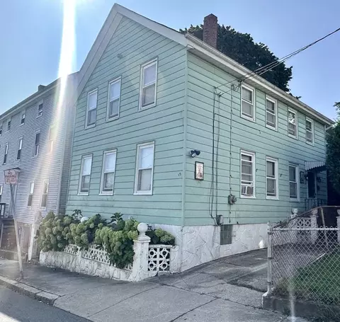 15 Branch St, Fall River, MA 02721 photo 2